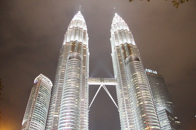 petronas-towers-480672_640