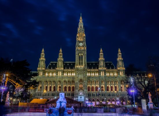town-hall-1332069_1920